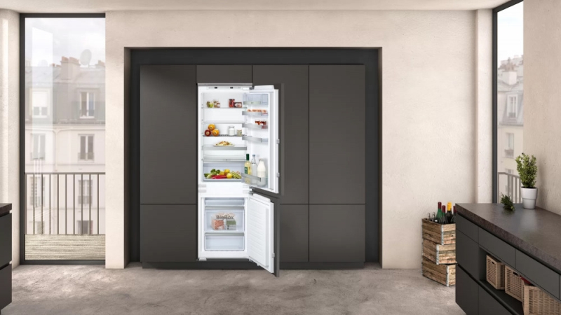 <b>Neff</b> <br> Beépíthető kombinált hűtő
